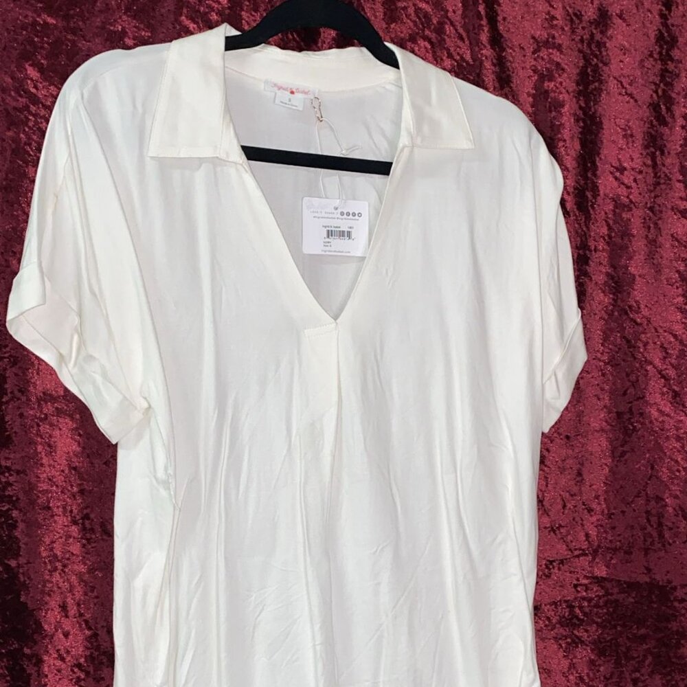 Ingrid & Isabel zero sleeve white blouse - Picture 2 of 6